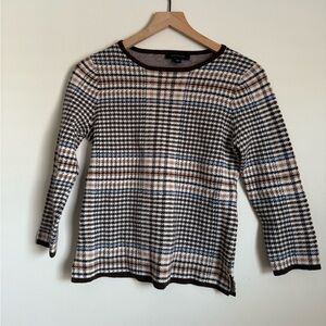 Ann Taylor sweaterin size Small
